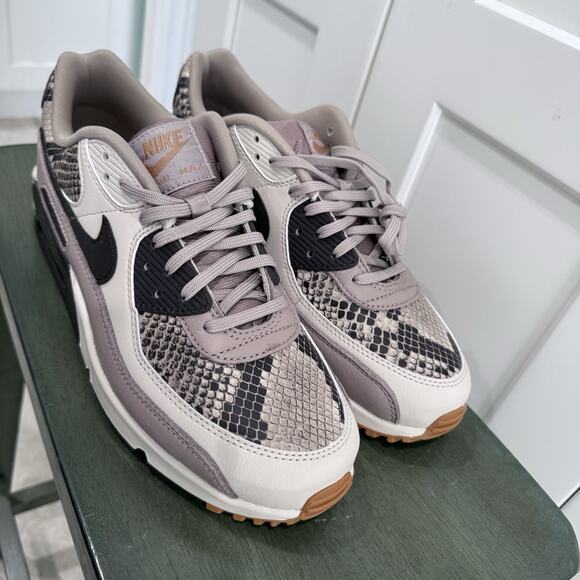 New Nike Air Max 90 SE Sneakers "Tan Snakeskin" Size 11 HF1212-200 - Picture 3 of 5